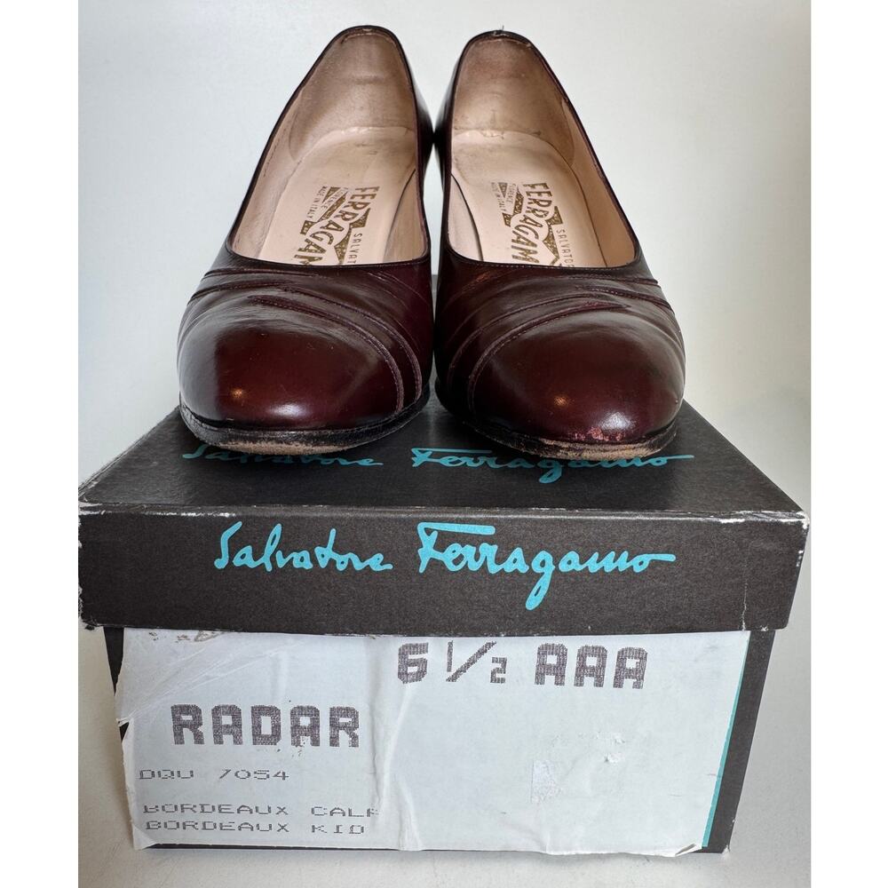 Vintage Salvatore Ferragamo Radar Pumps 6.5 AAA Bordeaux Kid Leather W' Box